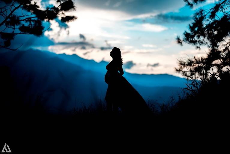 Ensaio Book Foto de Gestante Nua sem roupa Alex Jardim Fotografia Fotógrafo Resende Itatiaia Penedo Porto Real Quatis Barra Mansa Volta Redonda Serrinha do Alambari Mauá Maringá Maromba Gravidiva TOP lindas Natureza Família