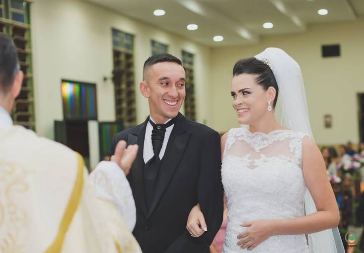 olhar dos noivos igreja do Telespark 