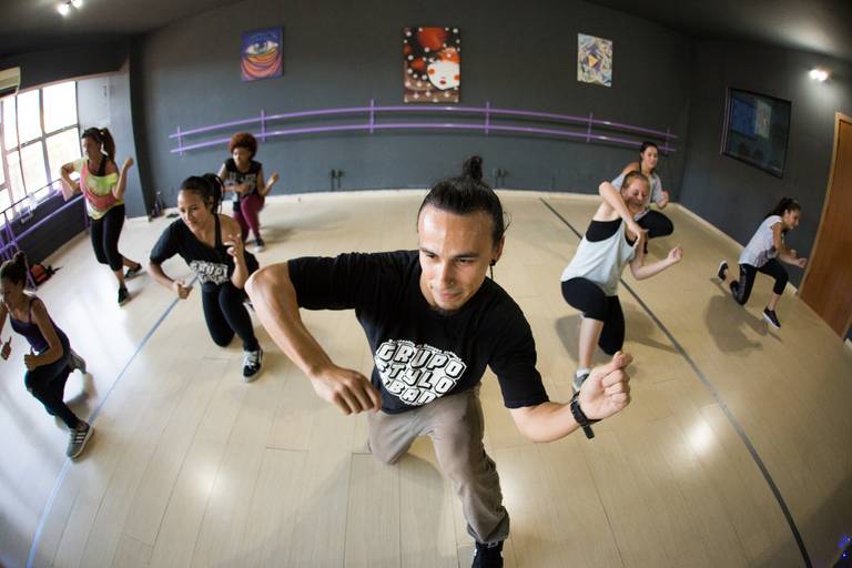 Fotografia pra divulgação de aulas - para a Tríade Escola de Arte - POA