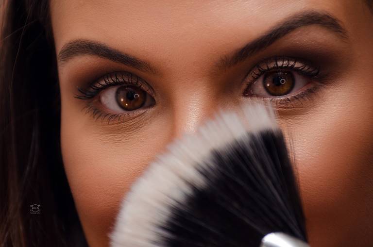 posicionamento de imagem desgner de sombrancelha