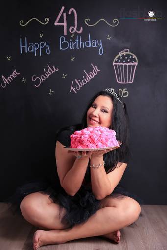 Smash The Cake, Mari Martins