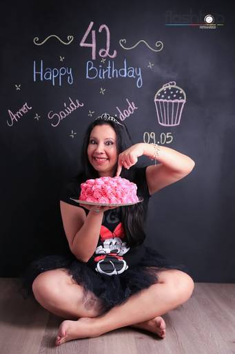 Smash The Cake, Mari Martins