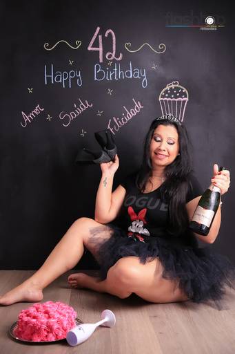 Smash The Cake, Mari Martins