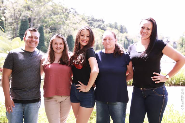 Book dos 15 Laura Falcoski, dinarci borges, staf flashtop gramado Drone imagens aéreas