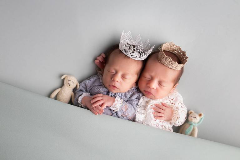 newborn gemeos  newborn gemeas  games book de gemeas book de gemeos ensaio de bebe gemeas ensaio de bebe gêmeos book de recém nascido book newborn ensaio newborn ensaio recém nascido 