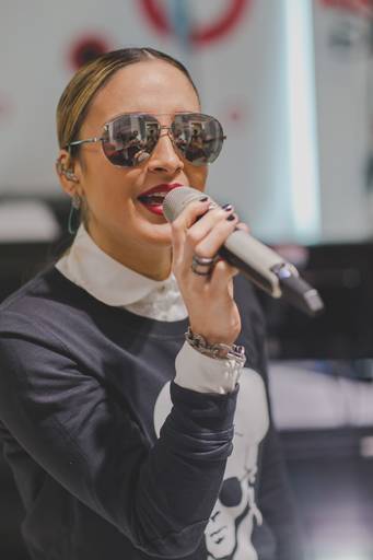 Rádio Disney Brasil Cláudia Leite Foto Maya Morikawa