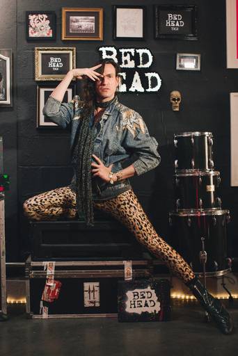 Bed Head - Dudu Bertholini por Maya Morikawa