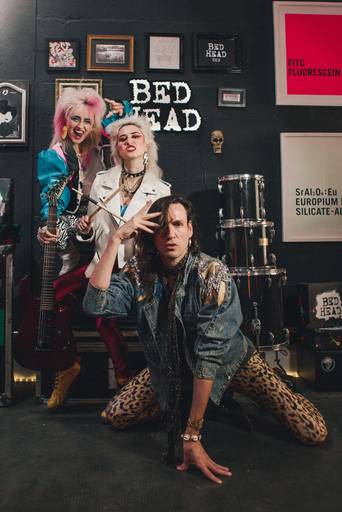 Bed Head - Dupla Venenosa e Dudu Bertholini por Maya Morikawa