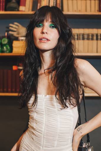 Bed Head - Ellen Milgrau por Maya Morikawa