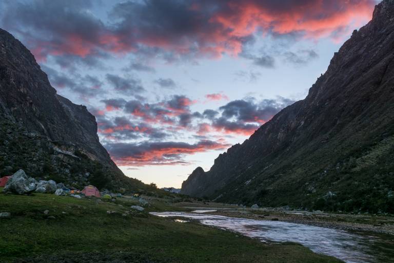 Acampamento Llamacorral, Cordillera Blanca, Peru