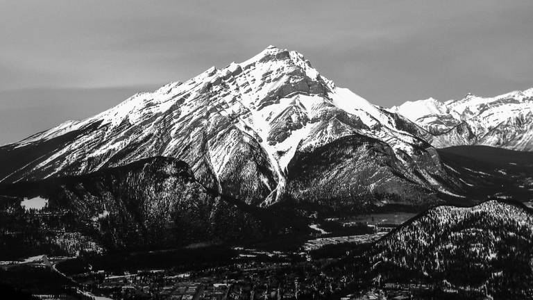 Cascade Mountain vista a partira da Sulphur Mountain, Banff, Canadá