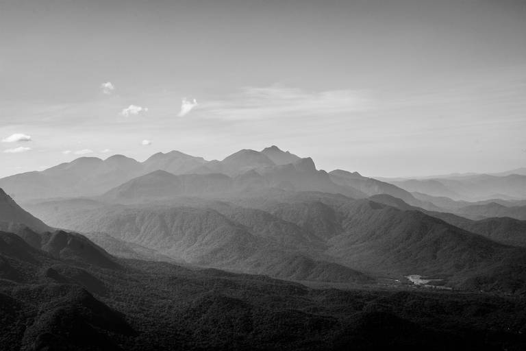 Serra do Ibitiraquire vista do cume do Abrolhos, no Conjunto do Marumbi/PR