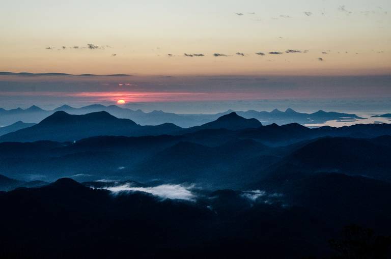 Amanhecer no cume do Morro dos Perdidos/PR