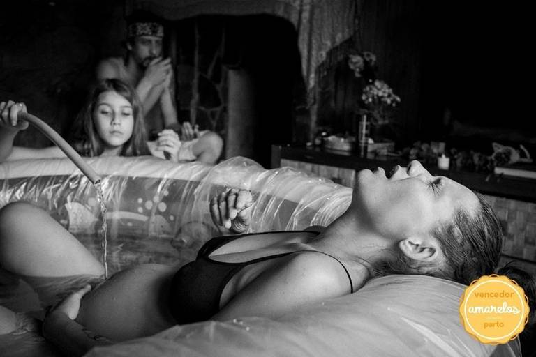 Fotografia premiada de parto, pela Amarelos, Chapecó SC