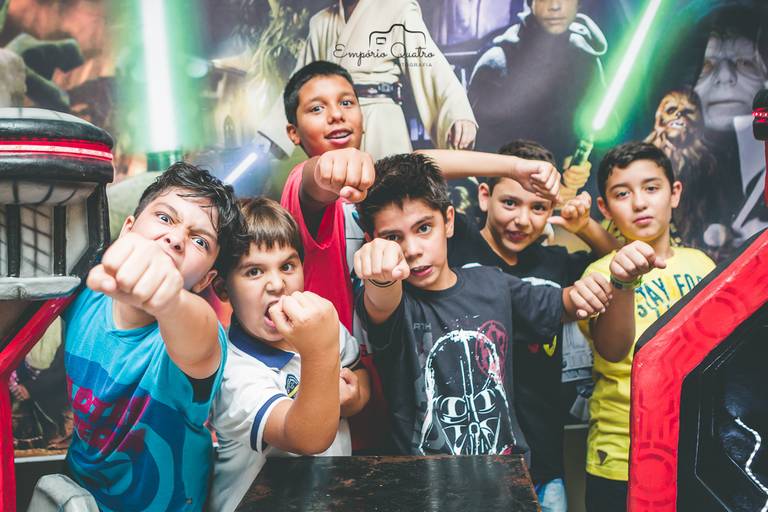fotografia aniversário crianças brincando tema star wars