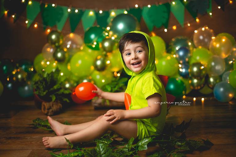 smash the cake no abc tema dinossauro