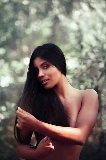 Ensaio de Nu Artístico em Florianopolis. Projeto Floresta Nua de autoria do fotografo Ricardo Zanetta. Beleza natural, empoderamento,poesia, encantamento, naturalidade, liberdade, encontro com a natureza, vida livre, inspiração rainha Aslaug Viking.