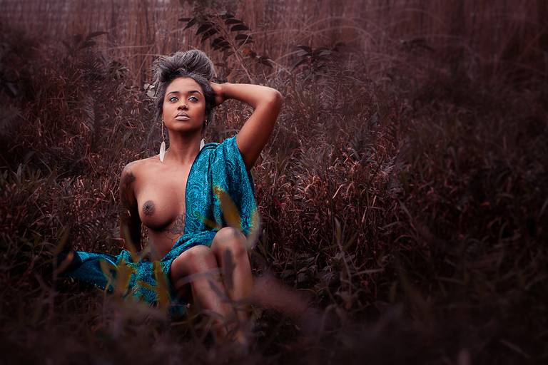 Ensaio de Nu Artístico em Florianopolis. Projeto Floresta Nua de autoria do fotografo Ricardo Zanetta. Beleza natural, empoderamento,poesia, encantamento, naturalidade, liberdade, encontro com a natureza, vida livre, inspiração rainha Aslaug Viking.