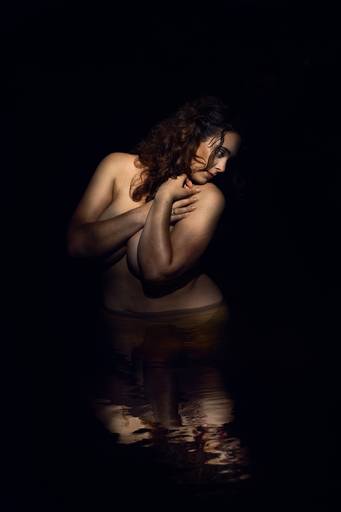 Ensaio de Nu Artístico em Florianopolis. Projeto Floresta Nua de autoria do fotografo Ricardo Zanetta. Beleza natural, empoderamento,poesia, encantamento, naturalidade, liberdade, encontro com a natureza, vida livre, inspiração rainha Aslaug Viking.