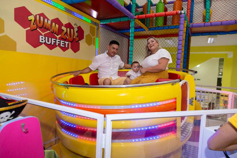 fotógrafa lika na festa infantil buffet zumm zue valinhos