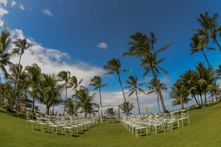 Casamento durante o dia na praia-casamento no litoral-casamento em ar livre