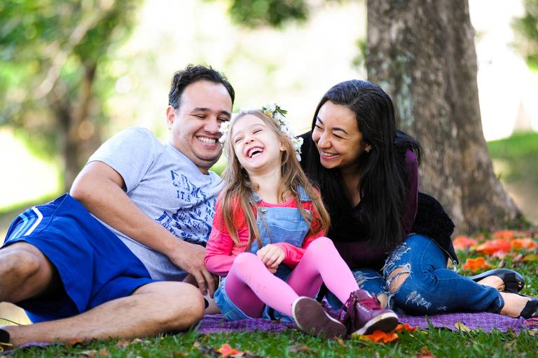 familia brincando em ensaio