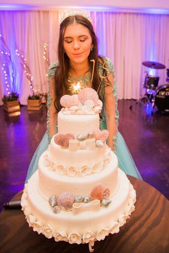 Festa de 15 anos - Debutante  - Mansão Merano - Santa Felicidade - Parabéns - Bolo - Festa -  Curitiba - Juliana Madalosso Fotografia