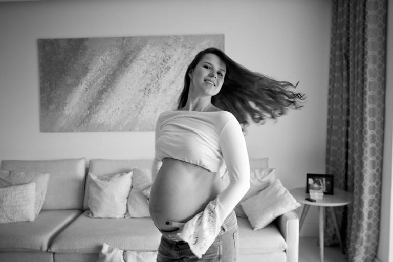 foto gestante dançando