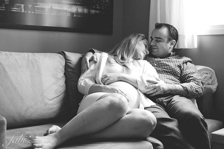 foto de grávida em preto e branco