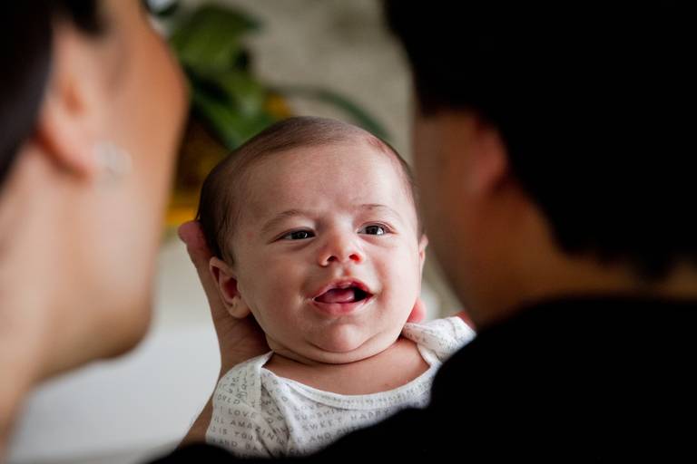 bebe sorrindo - ensaio de bebê