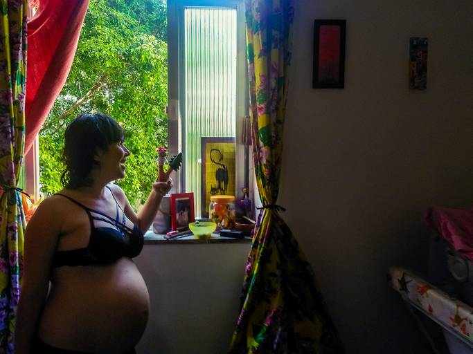 Ensaio online: Marina esperando Lia