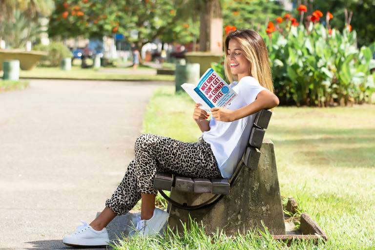 Editorial de Moda Externa - Upsidewear