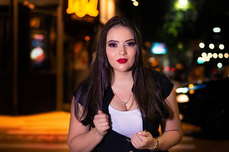 Ensaio Fotográfico Feminino em Santos Noturno