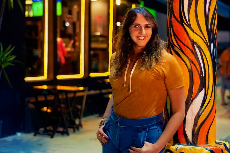 Ensaio Fotográfico Feminino em Santos Noturno