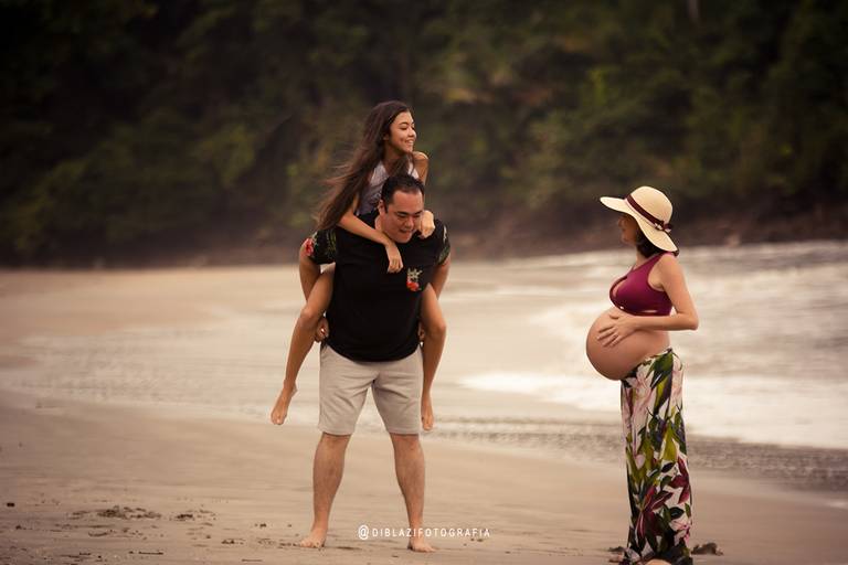 Ensaio de Gestante na Praia Santos
