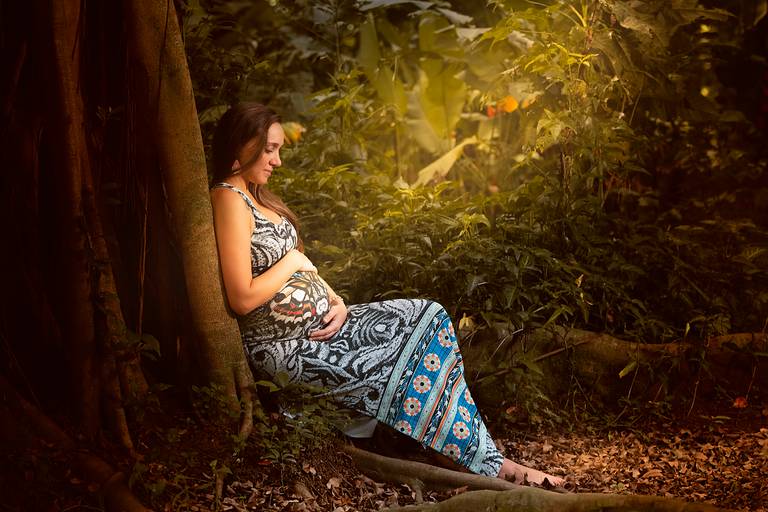 Ensaio Fotográfico de Gestante no Jardim Botânico em Santos