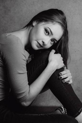 restrato em estudio posicionamento de imagem gramado fotografo