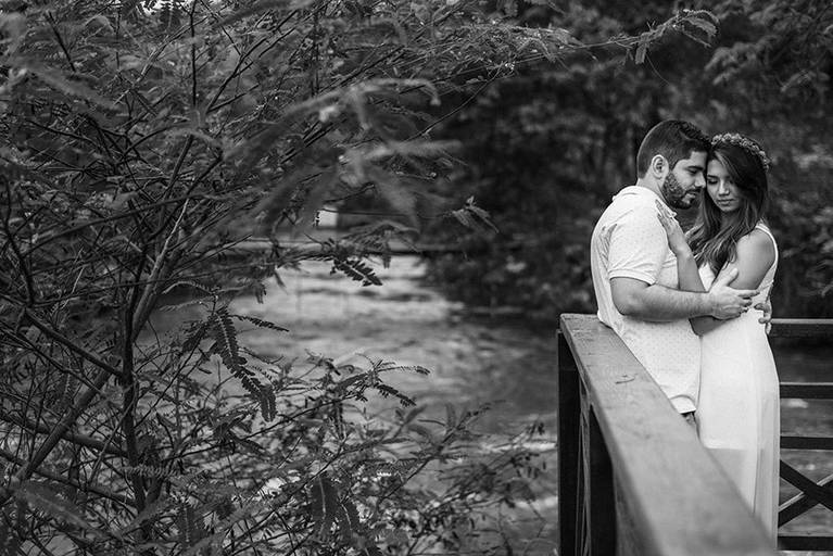 Ensaio de casais ensaio de noivos em guararema ensaio de casais na estação de trem ensaio pre casamento