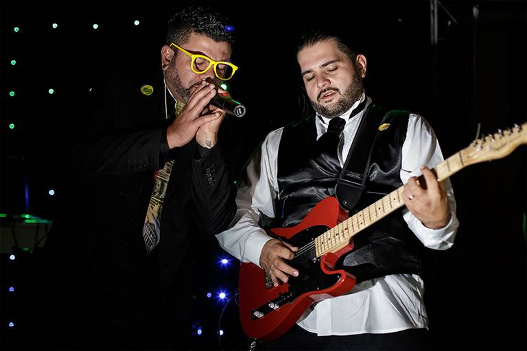 banda de casamento banda no casamento banda para casamento noivo musico sombra e água fresca