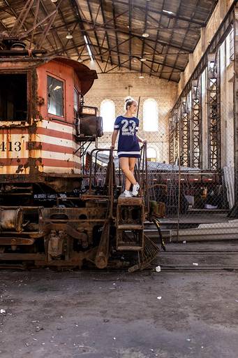 book de 15 anos da debutante laura ledis realizado em jundiai pelo fotografo de casamentos e ensaios cris polizello de junidaí