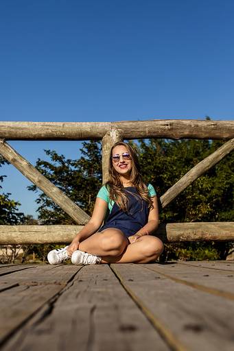 book de 15 anos da debutante laura ledis realizado em jundiai pelo fotografo de casamentos e ensaios cris polizello de junidaí