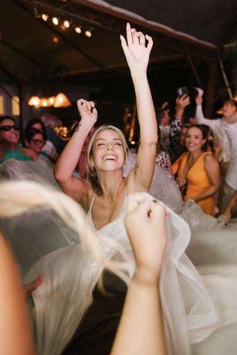noiva dançando em sua festa de casamento. Foto do melhor fotógrafo de casamento de SP 