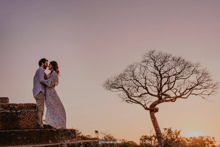 fotografia de casamento ensaio pre wedding em fazenda com pôr do sol foto incrível de Daniel Okuyama