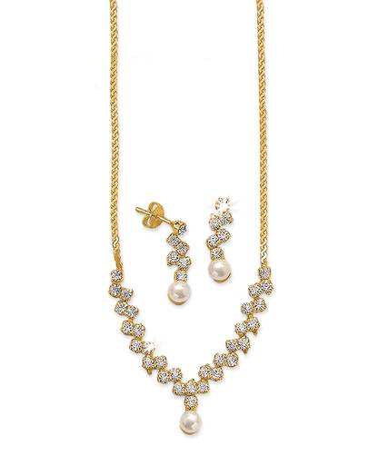 Conjunto de Brincos e Gargantilha Deusa Folheados a ouro com strass
Ref. 03211.5
R$31,50