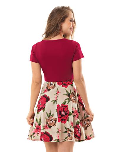 Vestido em malha crepe e Helanca
Ref. 62109.9
R$57,90
Cor: Única
Comprimento Médio
Linha: Moda Feminina
Sub-linha: Vestidos
Malha crepe! Tecido leve, confortável e com ótimo caimento.