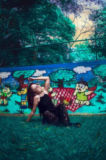 Ensaio lindo da Carol, realizado na natureza.