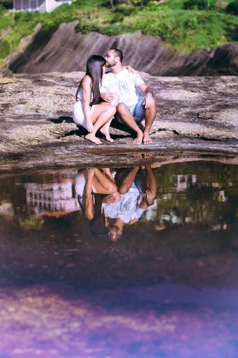 ensaio de casal na praia de Itacoatiara