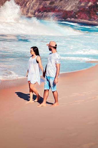 ensaio de casal na praia de Itacoatiara