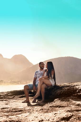 ensaio de casal na praia de Itacoatiara