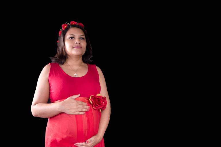 Ensaio Gestante: fundo preto